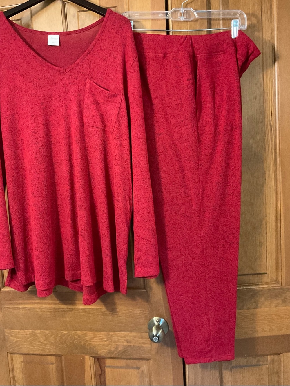 Soma 2 Piece Lounge/Pajama Set. Size XXL. Color is Red marled with black. Soft.